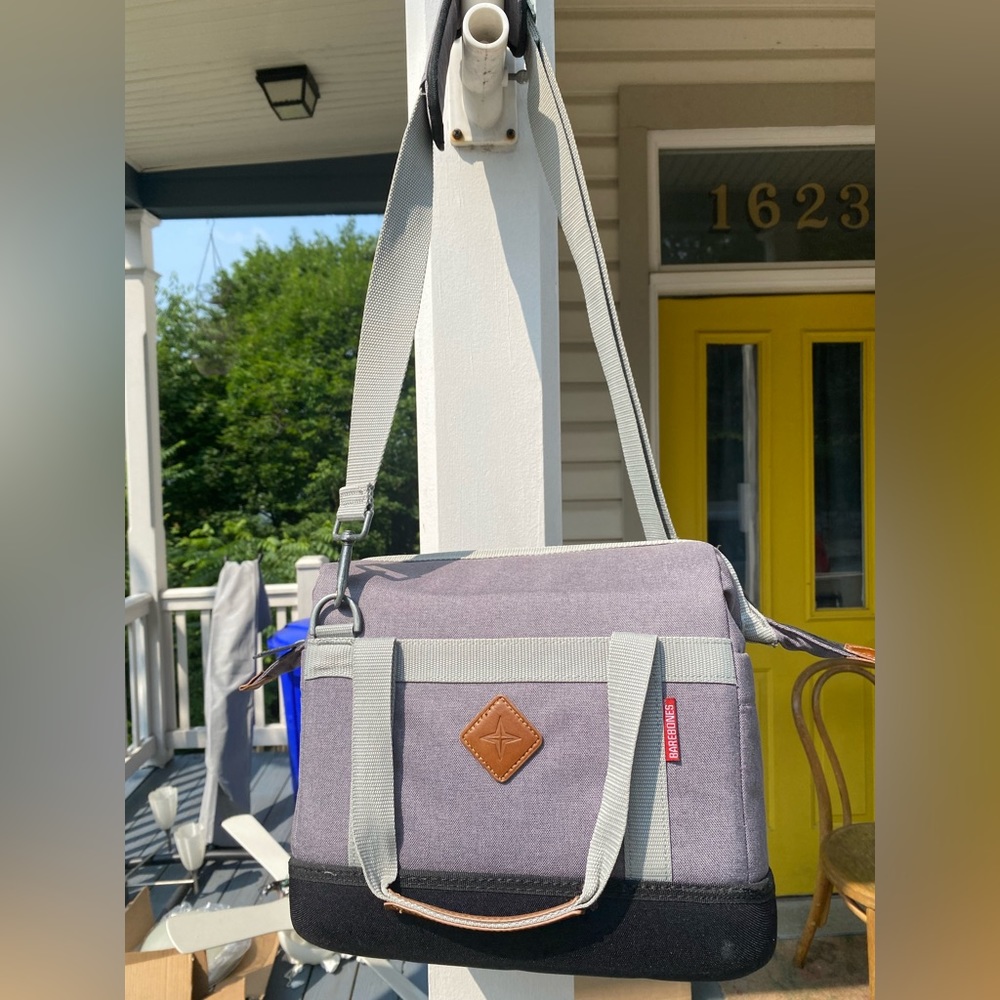 Travel cooler bag